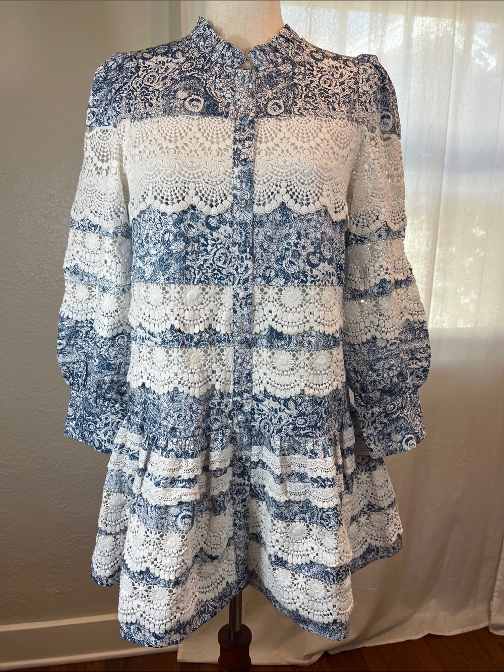 Hyacinth House Blue Etched Floral Emmie Mini Dress. Size XS. NWT